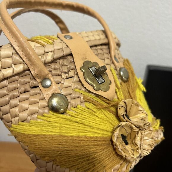 Vintage 1970s Woven Straw Leather Handbag Straw Flower Clusters Yarn Leaves - Picture 3 of 12